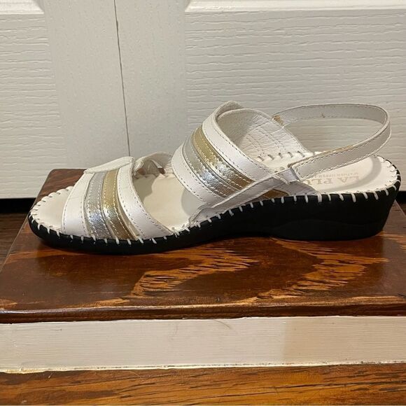 NWOB La Plume Women’s Anya Sandal Velcro Strap White Silver Gold Sz IT 38 US 7.5 - Picture 4 of 15